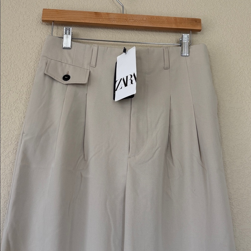Zara Pleated High Rise Women’s Trousers. NWT - Picture 3 of 5